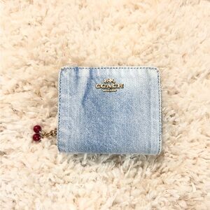 NWT💓Coach Snap Wallet In Loved Denim With Cherry Charm Rare Vintage CEC35